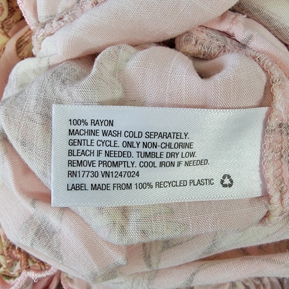 Agua Bendita By Target Women's Romantic Floral Print Bell Sleeve Romper SZ Small - Picture 12 of 15